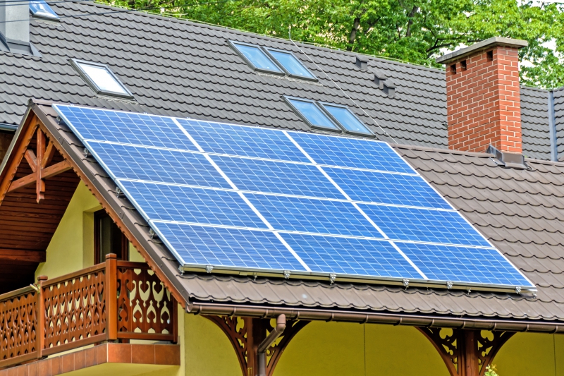 chauffagiste-TRIGANCE-min_solar-panels-1477987